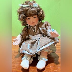 GUC Marie Osmond Doll Hershey Kisses Tiny Tot sitting position no box or shoes